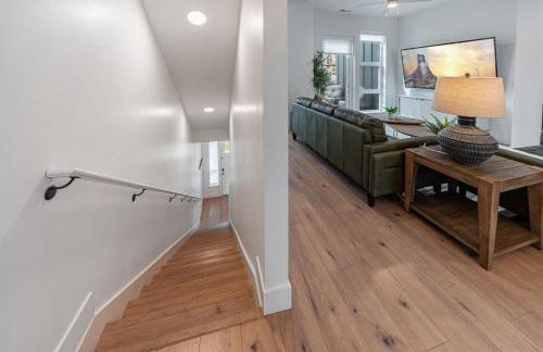 Dwntn Lux Townhome - Best Amenities- 3BD, 4BA - Photo 30