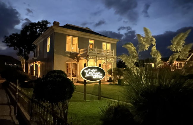 The Cottage @ 241 North - Foto 1