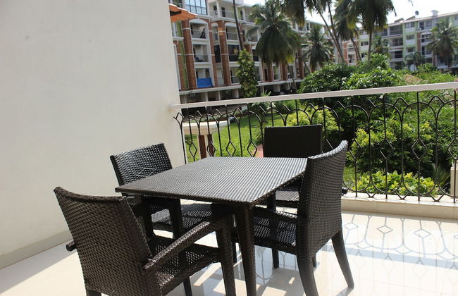 OYO 9364 Home Modern 2 BHK Pool View Candolim - Photo 11