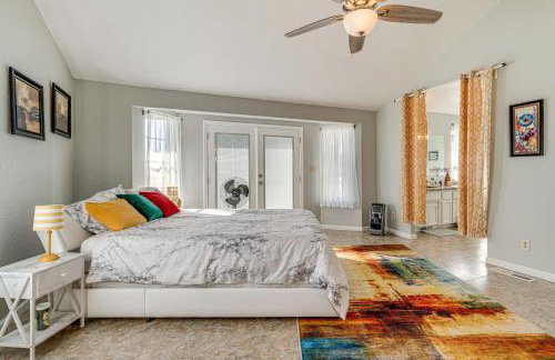 Water Views and Decks Spacious La Grange Retreat - Foto 12