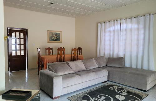 Casa espaçosa com linda piscina - Foto 7