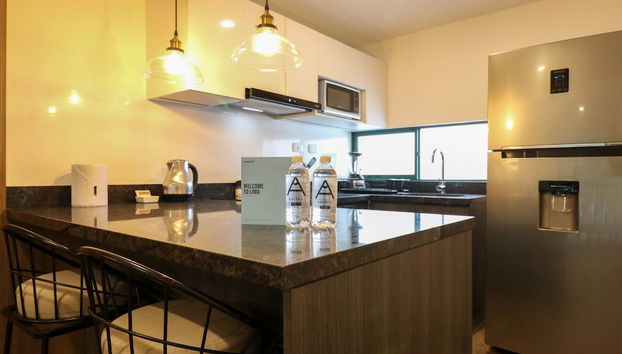 w Impressive 1BR Near Central Restaurante - Foto 4, Habitación