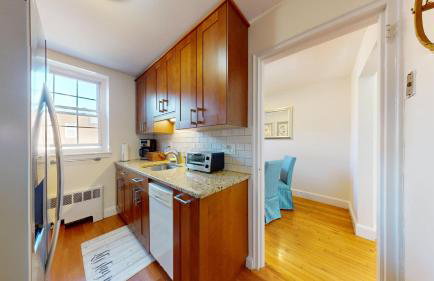 Bright 2br In Brookline - Photo 11