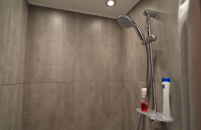 Hillside Retreat With Pond - Photo 21