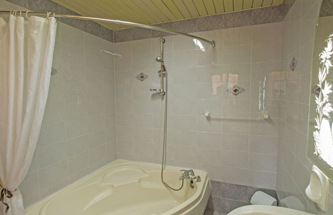 Maltarent Sunshine Apartments - Photo 9