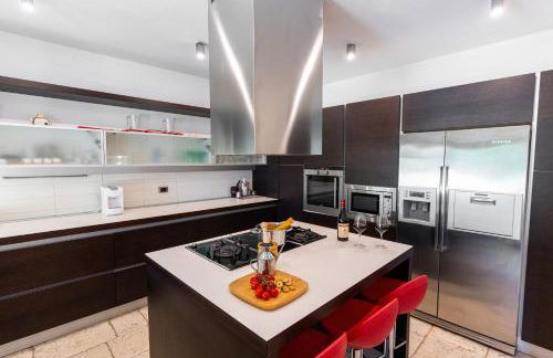 Villa Dolce Vita - Vista Colline, Jacuzzi, 3Suites & 5min dal mare - Foto 11