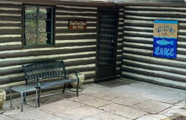 Blue Fish Cabin – Your Lakeside Getaway Awaits - Foto 10