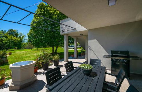 6 Bedroom Beautiful Home In Nedescina - Foto 5