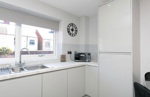 Stunning 2 Bedroom Apartment in Wallasey - Foto 13
