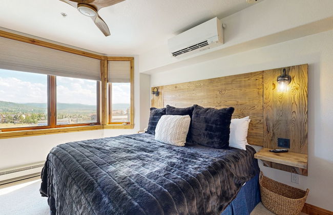 Torian Plum Condominiums - Foto 36