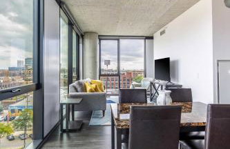 Freshly Minted 2BR - Elegance & Comfort in Central Chicago - Photo 14