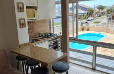 Apartamento com piscina, apenas 200 metros do mar - Foto 1