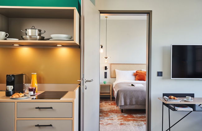 Hood House - Photo 12