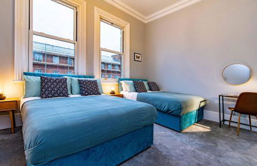 St Johns, Wakefield - Self check in & free parking - Foto 46