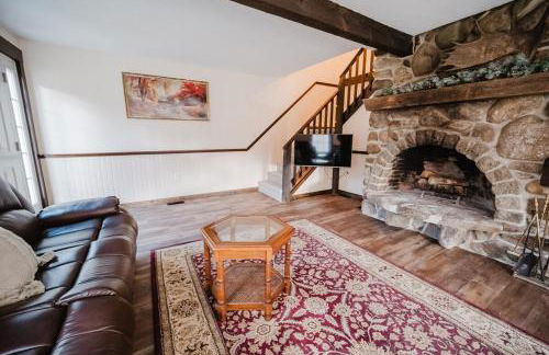 13 Beds, 17 Guests with Hot tub only 15Mins to Sunday River - Foto 16