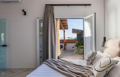 Solis Villa, with Heated Pool & 5 minutes to Beach, By ThinkVilla - Photo 30