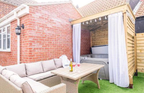 Winterton Sea Sanctuary, Hot Tub & Log Burner by the Dunes - Foto 70