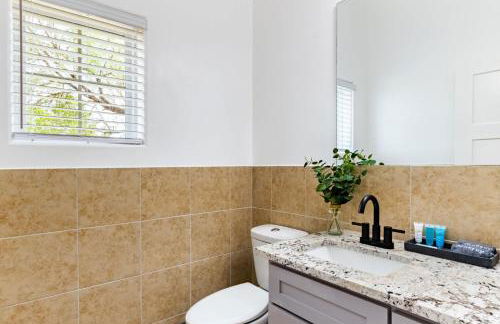 Family-Ready 4BR with Yard & Kids Playground - Foto 31