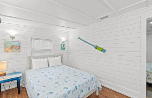 Spacious Dog-Friendly Unit with Game Room & Private Yard, Walk to East PCB Beach - Foto 22