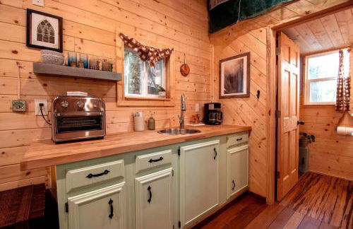 The Peach Perch - Ridgetop Tiny Home, and 20 Minutes to Asheville! - Foto 12
