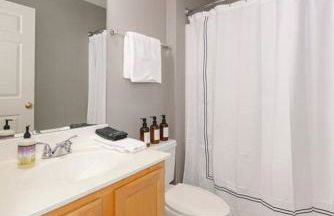 Vibrant Living Near Auburn University l 4BR 4BA - Foto 23