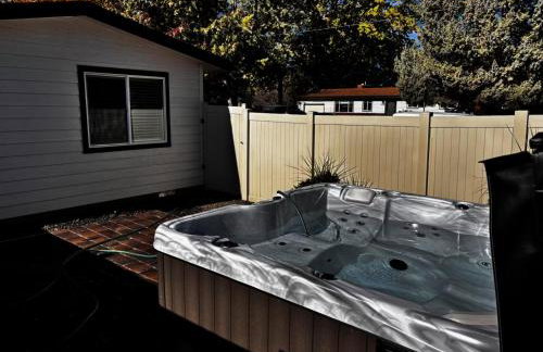 North End - Hyde Park - Hot Tub- Downtown - 3 BR - Photo 78