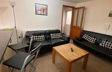 Two Bedroom Bungalow No2 - Secure Gated Parking - Foto 10