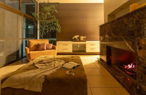 Refúgio de Luxo e Piscina à beira do Passaúna - Photo 15