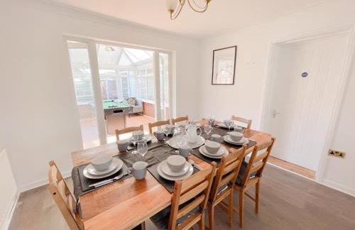 Opulent 5 bedroom Retreat with Hot tub and Entertainment - Foto 9