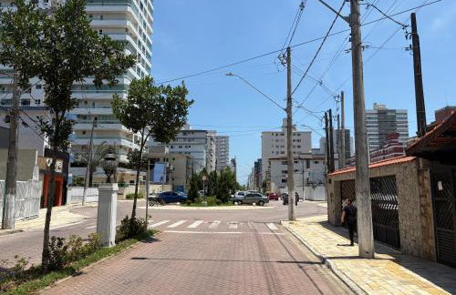 Apê confortável no Canto do Forte Perto da praia - Foto 8