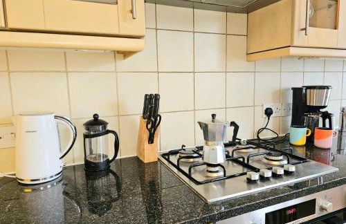 Beautiful Kensington Home with 4 beds, only 3 Minutes walk to Earls Court Station - Photo 15