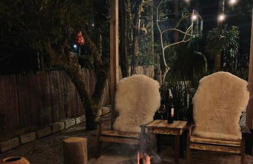 Sítio com piscina, churrasqueira, lareira, fogão à lenha, mesa de sinuca e vista para as montanhas - Foto 2