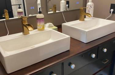 New Listing 2BR/2BA on Trout Lake HotTub & Firepit - Foto 35