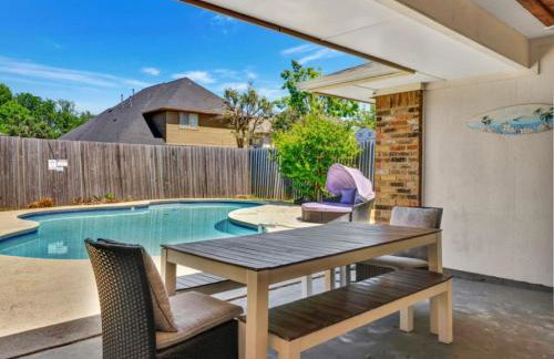 City Gem 4BR with POOL Sleeps 8 - Foto 32