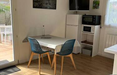 Appartement T2, très bien équipé, avec terrasse, jardin, et accès piscine, rénovation mars 2026 - Photo 5