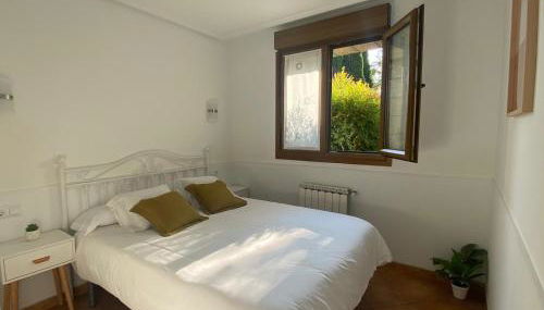 Apartamento familiar con jardín y parking privado - Foto 3