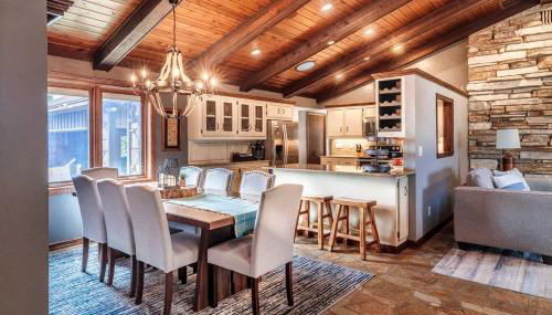 Waterfront Home with Dock Sleeps 8 - Foto 2