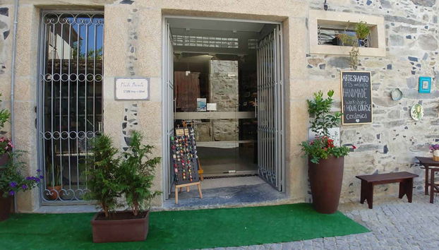 Tile painting workshop in Peso da Régua