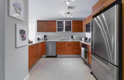 Amazing Condo with Pool at Midblock Miami - Foto 10