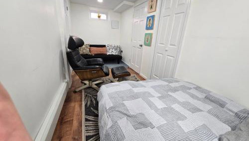 Harvard Sq 5min walk to main gate sleeps 6 free one car parking - Foto 4