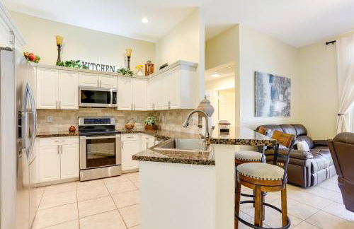 Sleek Jupiter Retreat with Lanai and Pool! - Photo 11