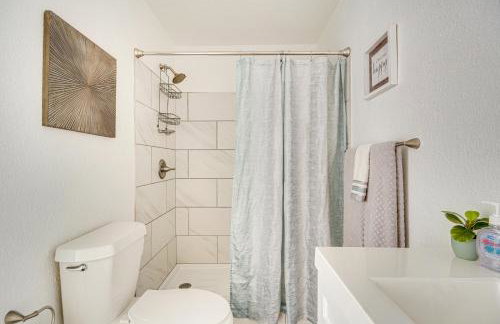 1 Mi to Gulf Coast! Couples Retreat in Long Beach - Foto 16