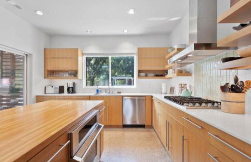 The Local - 2 Blocks to Downtown Fay - Photo 17