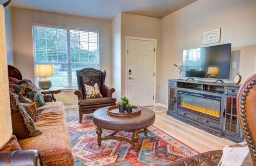 NEW Oak Lodge at Little Ranches 5 min to Square - Foto 23