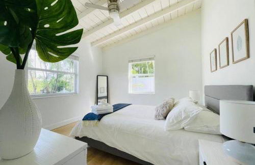 Tropical Oasis House Private Pool Family Yard - Photo 12