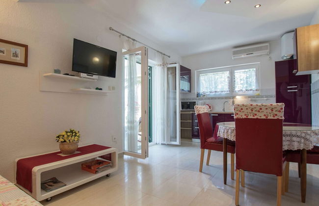 Holiday Apartment With a Private Terrace & Hot Tub, Near the Beach - Foto 24