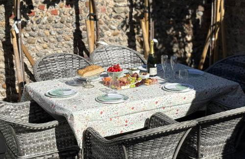 2BR Georgian home, Garden, Hot tub, Sea view, Sleeps 6 - Photo 5