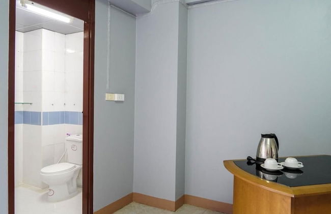 RoomQuest SPS Hotel and Residence - Photo 9