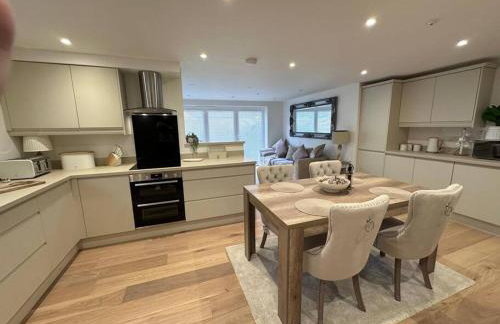 2bed Ground Floor flat + garden - Foto 6