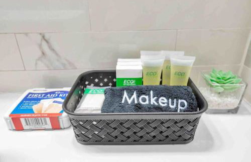 Prolific Red Luxe: Private Deck + Stylish Living - Photo 25